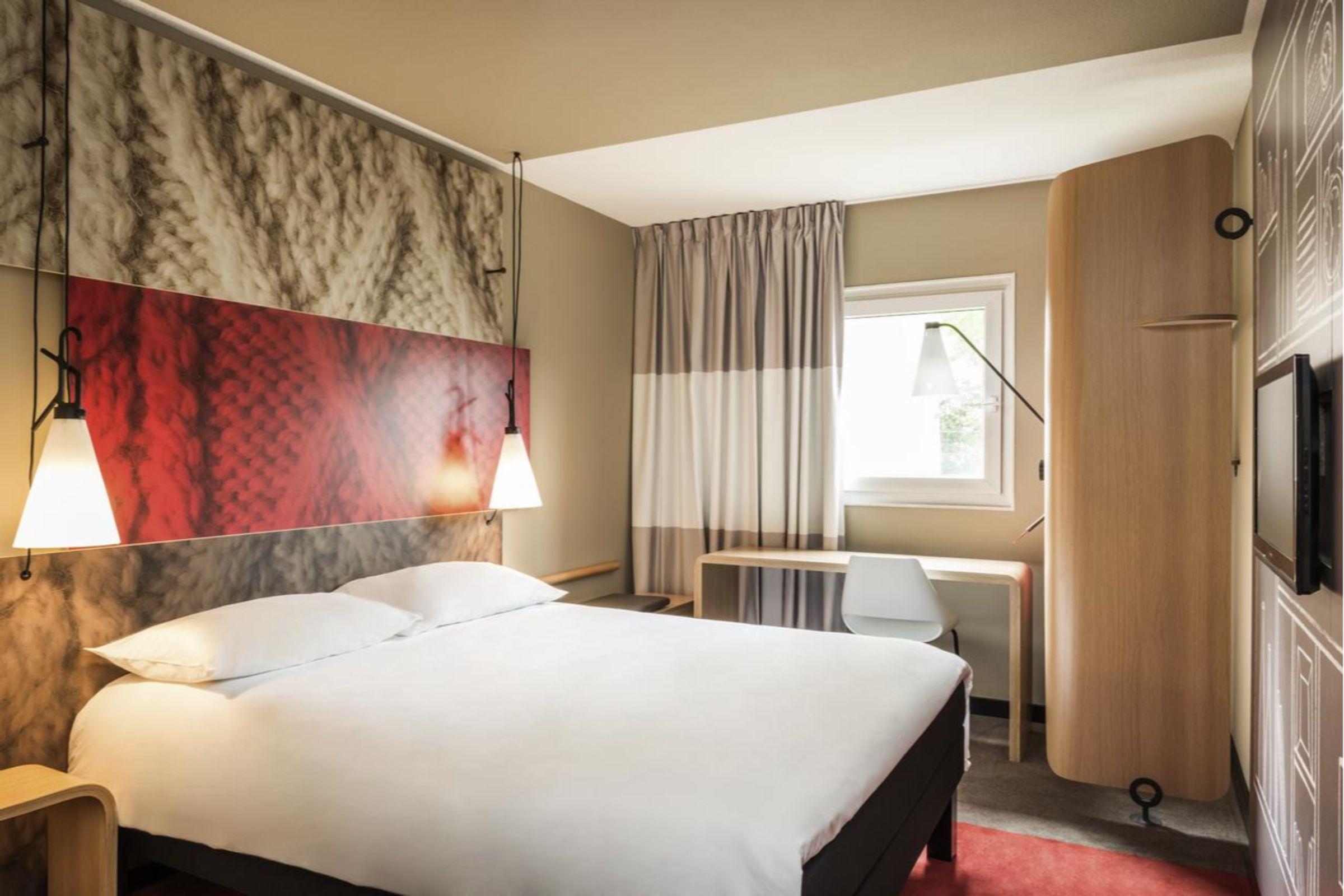 Отель Ibis Baden Neuenhof Экстерьер фото