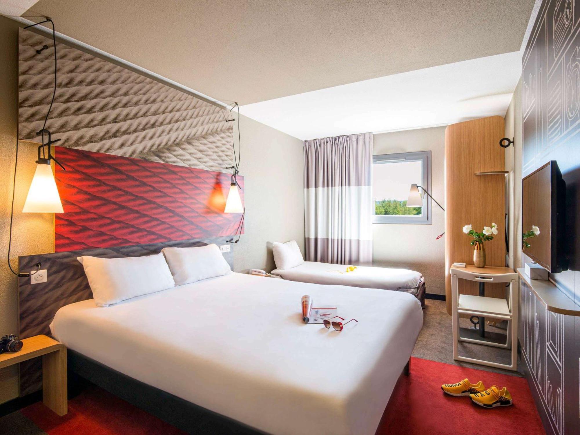 Отель Ibis Baden Neuenhof Экстерьер фото